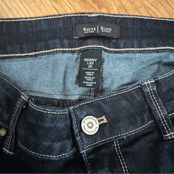 WHBM Skinny Leg Dark Jeans Sz 2R - Picture 3 of 5